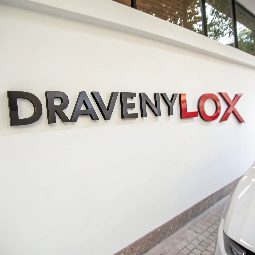 DRAVENYLOX Logo